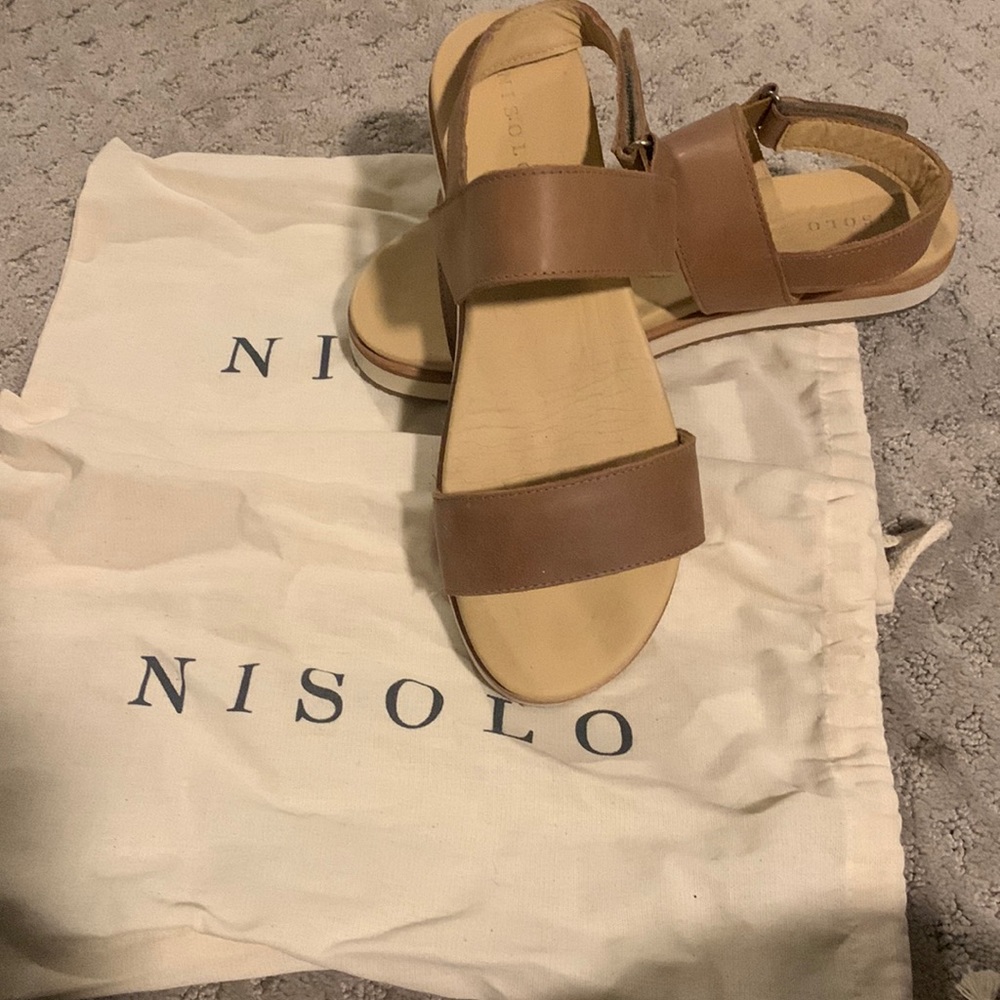 Nisolo tan leather sandals- size 9